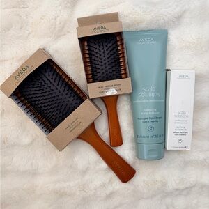 Aveda Mini and Large Paddle Brushes and Scalp Solutions Set - Brown and Teal